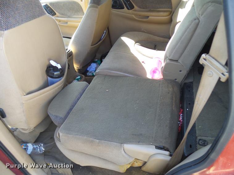 image for item L2717 1999 Dodge Durango SUV