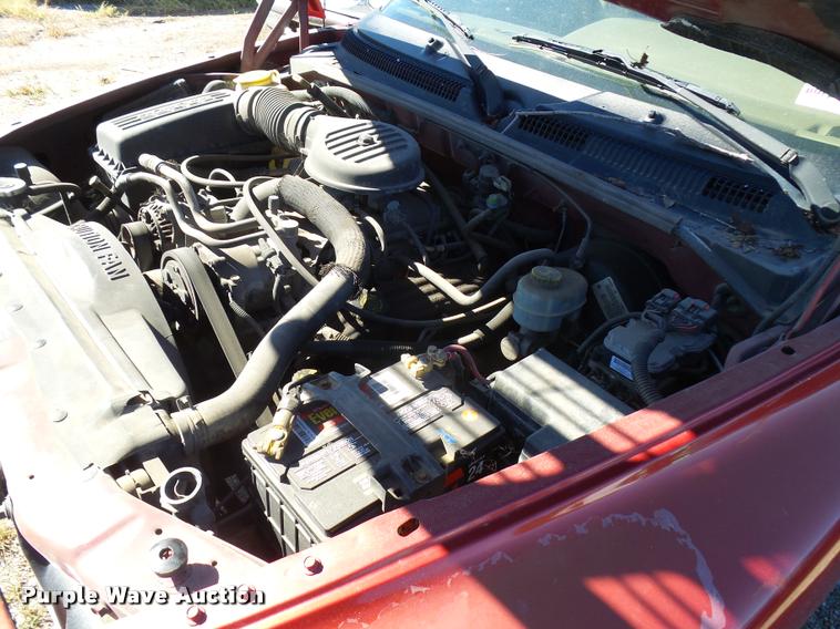 image for item L2717 1999 Dodge Durango SUV