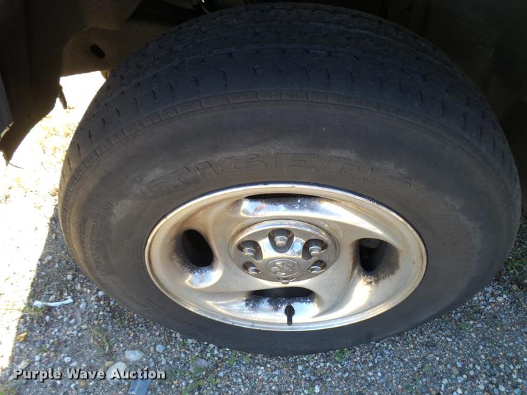 image for item L2717 1999 Dodge Durango SUV