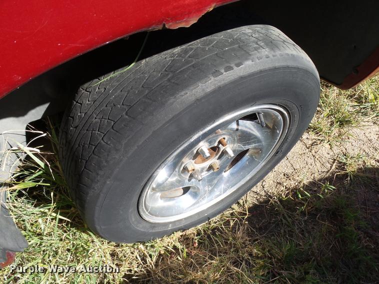 image for item L2717 1999 Dodge Durango SUV