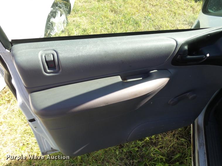 image for item L2718 1999 Dodge Caravan van