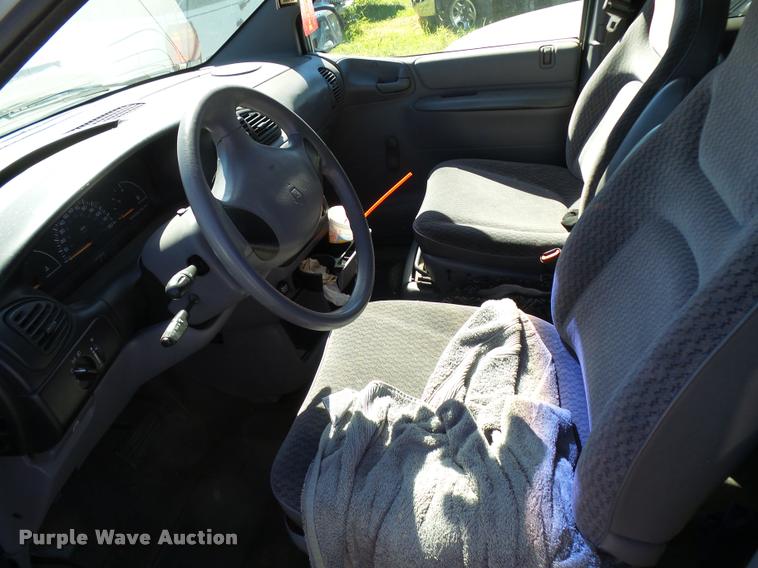 image for item L2718 1999 Dodge Caravan van