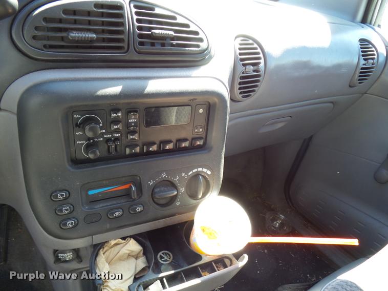 image for item L2718 1999 Dodge Caravan van