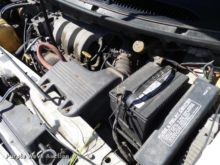 image for item L2718 1999 Dodge Caravan van