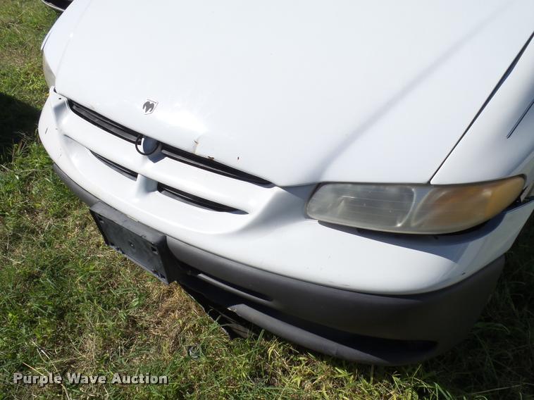 image for item L2718 1999 Dodge Caravan van