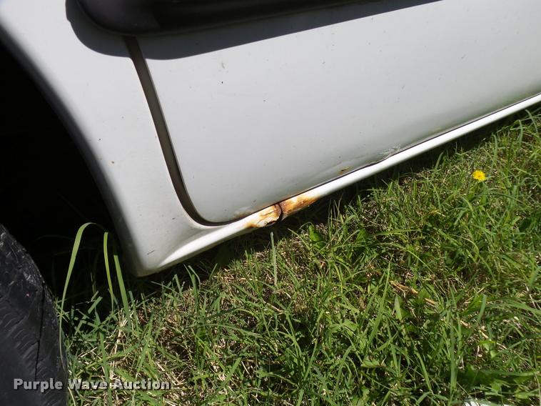 image for item L2718 1999 Dodge Caravan van