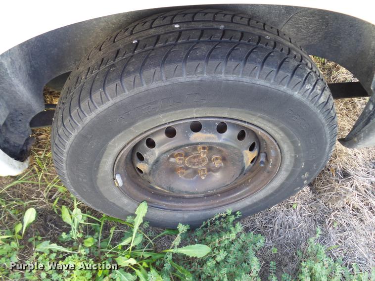 image for item L2718 1999 Dodge Caravan van