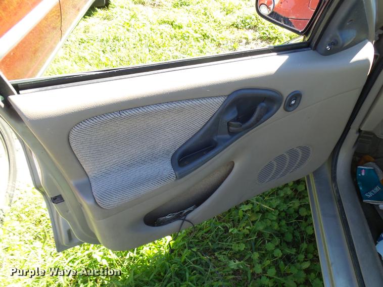 image for item L2720 2000 Chevrolet Cavalier