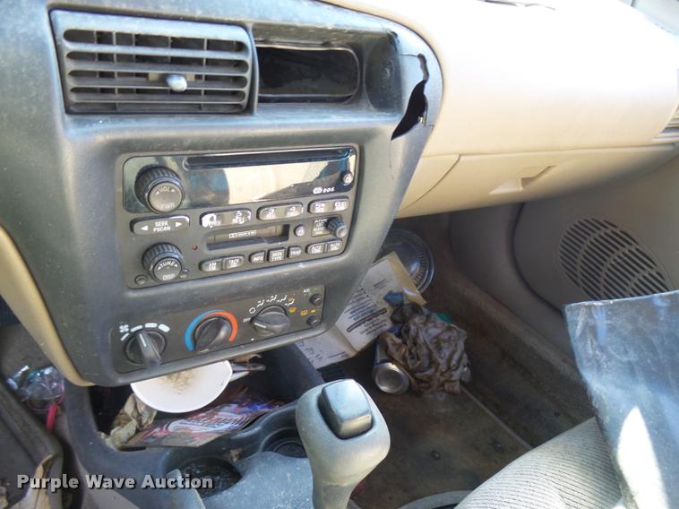 image for item L2720 2000 Chevrolet Cavalier