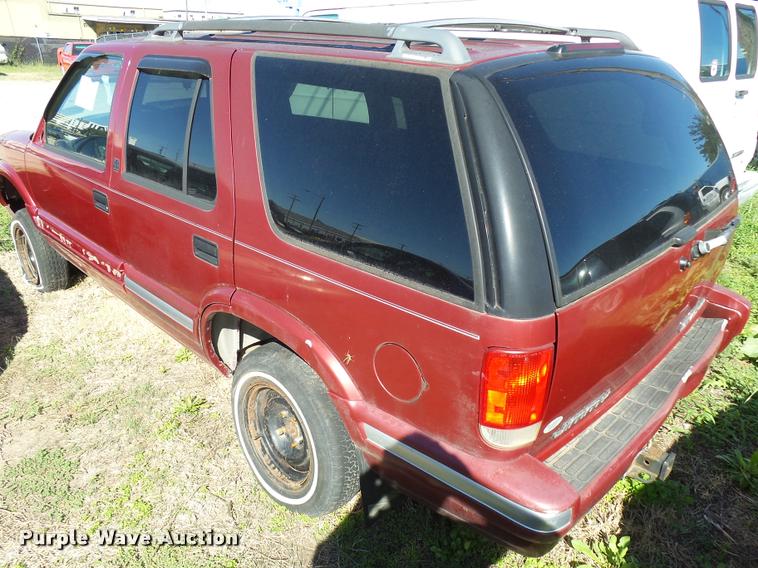 image for item L2722 1995 GMC Jimmy SUV