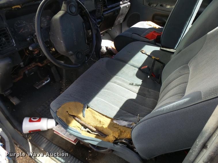 image for item L2723 1996 Dodge Ram 1500 pickup truck