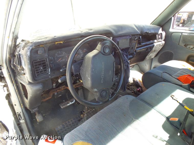 image for item L2723 1996 Dodge Ram 1500 pickup truck