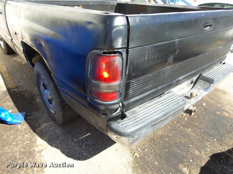 image for item L2723 1996 Dodge Ram 1500 pickup truck