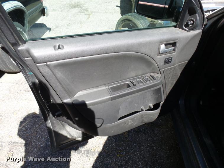 image for item L2727 2006 Ford Five Hundred