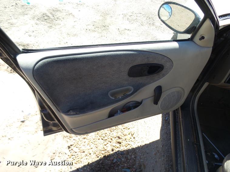 image for item L2730 1996 Saturn SL SL1