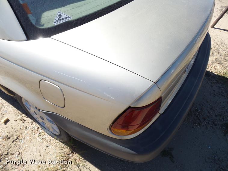 image for item L2730 1996 Saturn SL SL1