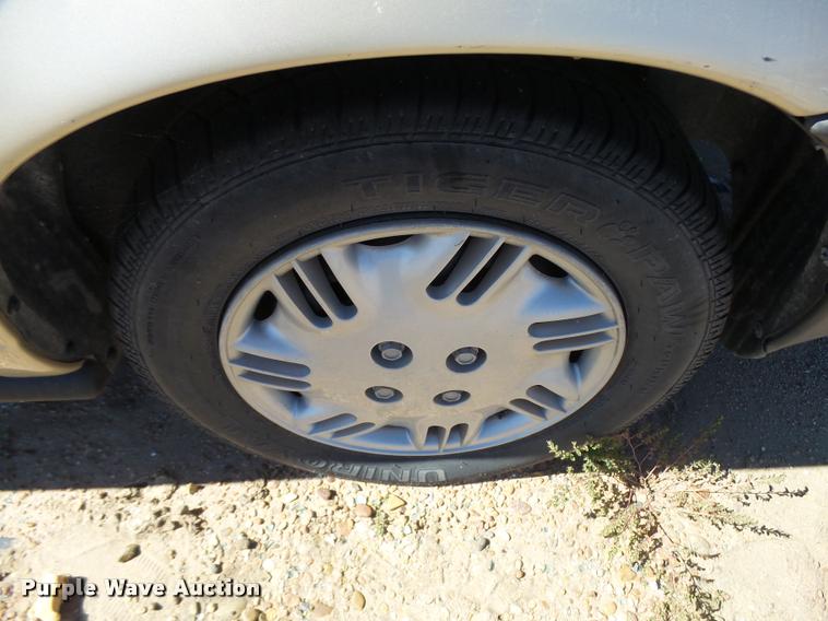 image for item L2730 1996 Saturn SL SL1