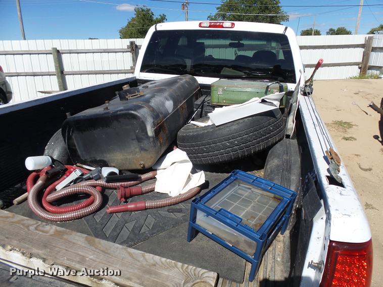 image for item L2731 1999 GMC Sierra 1500 Ext. Cab pickup truck