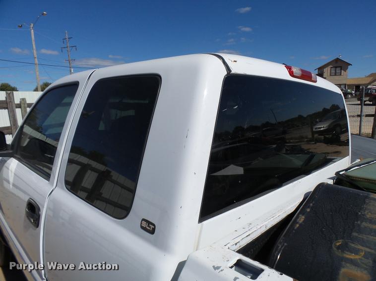 image for item L2731 1999 GMC Sierra 1500 Ext. Cab pickup truck