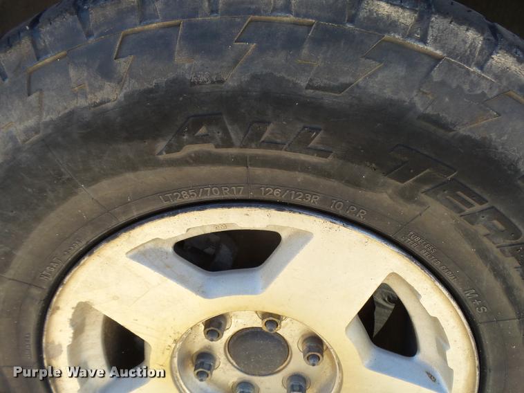 image for item L2731 1999 GMC Sierra 1500 Ext. Cab pickup truck