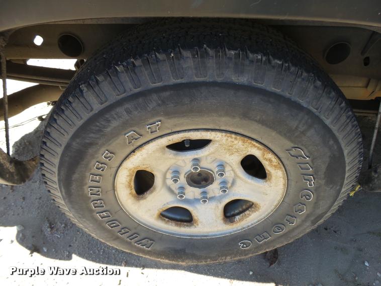 image for item L2731 1999 GMC Sierra 1500 Ext. Cab pickup truck