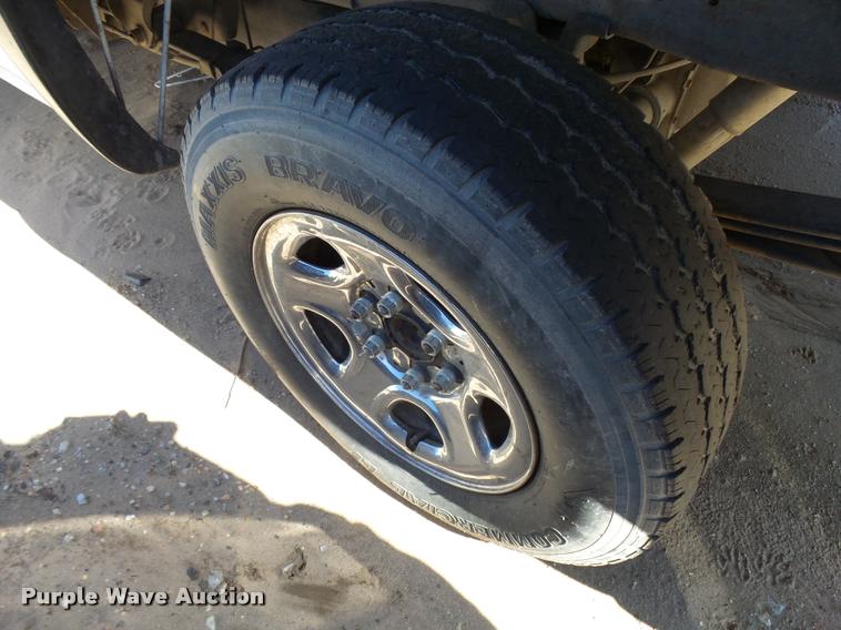 image for item L2731 1999 GMC Sierra 1500 Ext. Cab pickup truck