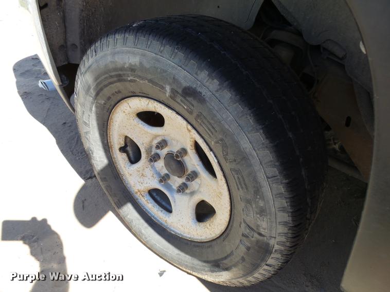 image for item L2731 1999 GMC Sierra 1500 Ext. Cab pickup truck