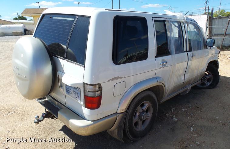 image for item L2733 2000 Isuzu Trooper SUV