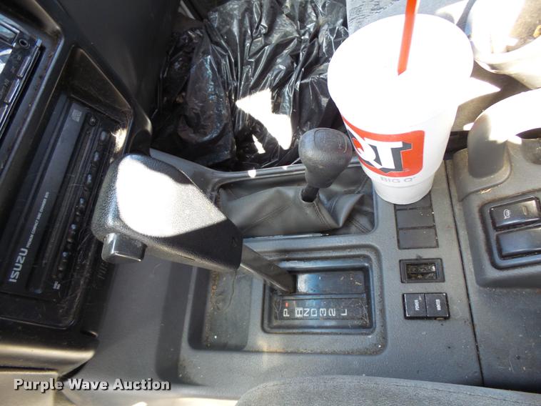 image for item L2733 2000 Isuzu Trooper SUV