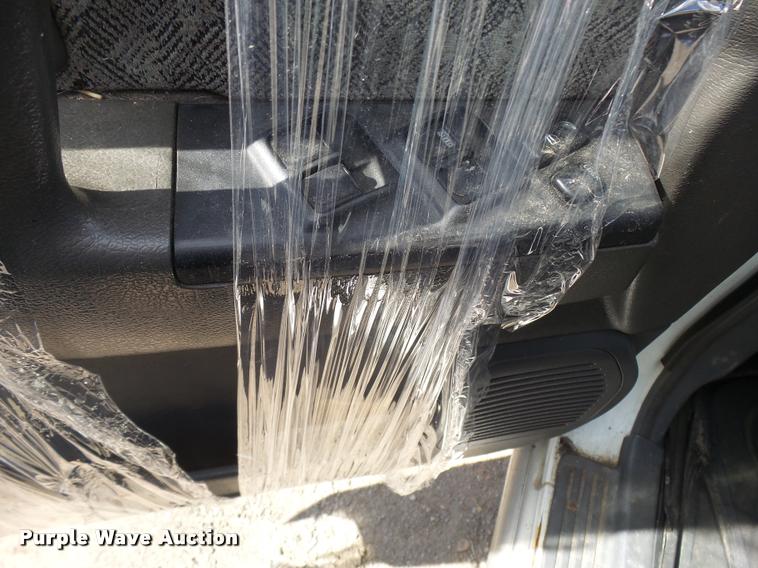 image for item L2733 2000 Isuzu Trooper SUV