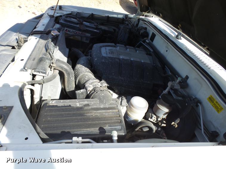 image for item L2733 2000 Isuzu Trooper SUV