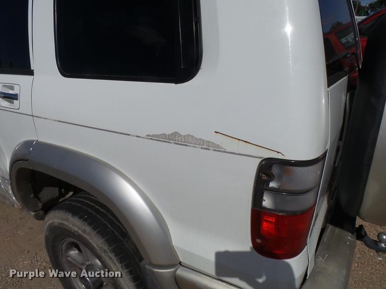 image for item L2733 2000 Isuzu Trooper SUV