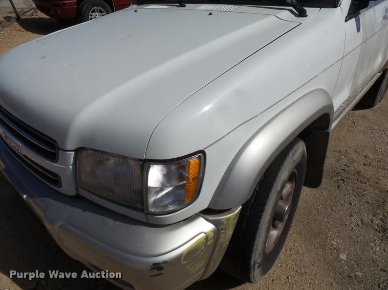 image for item L2733 2000 Isuzu Trooper SUV