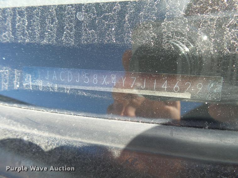 image for item L2733 2000 Isuzu Trooper SUV