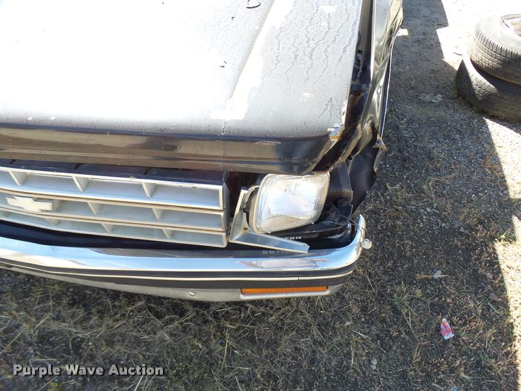 image for item L2734 1985 Chevrolet S10 pickup truck