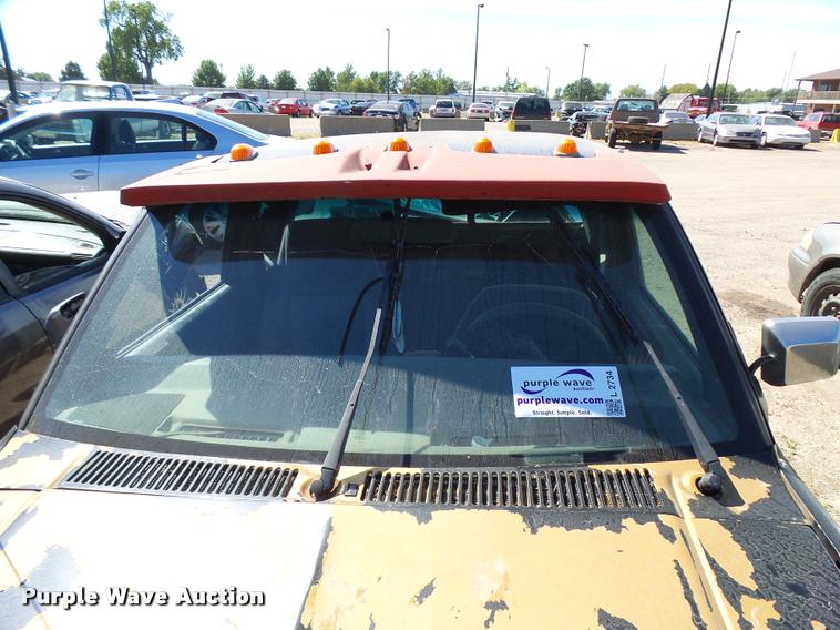 image for item L2734 1985 Chevrolet S10 pickup truck