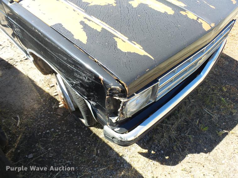 image for item L2734 1985 Chevrolet S10 pickup truck