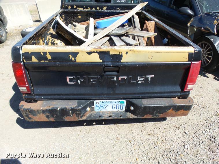 image for item L2734 1985 Chevrolet S10 pickup truck