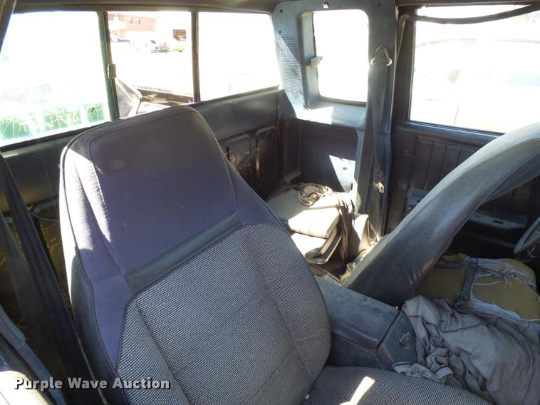 image for item L2734 1985 Chevrolet S10 pickup truck