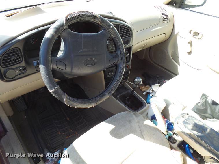 image for item L2736 2002 Kia Spectra