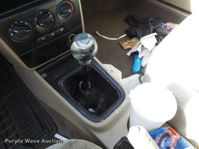 image for item L2736 2002 Kia Spectra