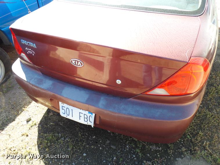 image for item L2736 2002 Kia Spectra