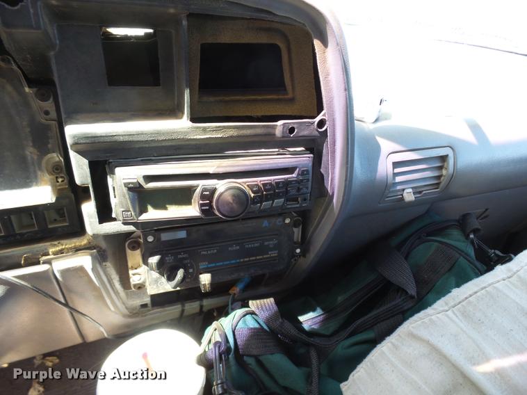 image for item L2737 1994 Ford Ranger pickup truck