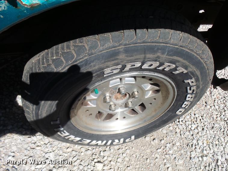 image for item L2737 1994 Ford Ranger pickup truck