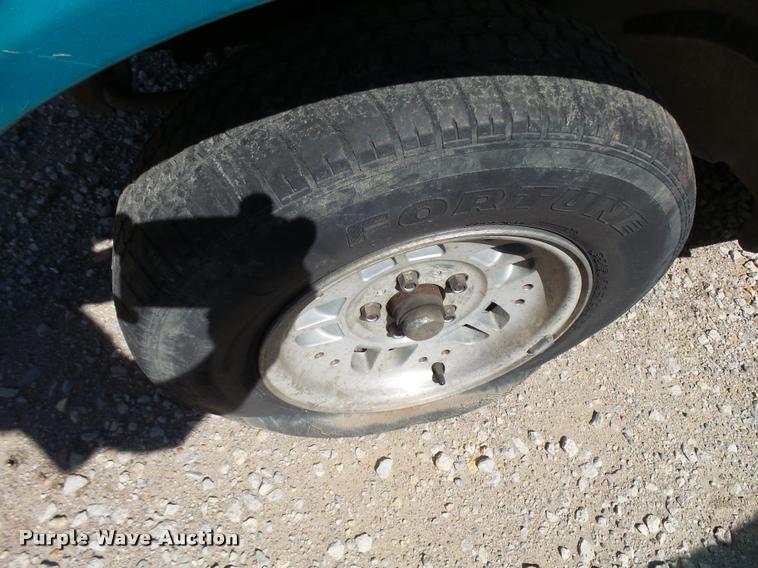 image for item L2737 1994 Ford Ranger pickup truck