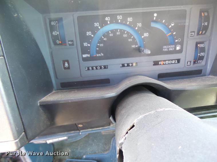 image for item L2739 1993 Chevrolet S10 Ext. Cab pickup truck