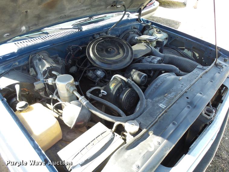 image for item L2739 1993 Chevrolet S10 Ext. Cab pickup truck