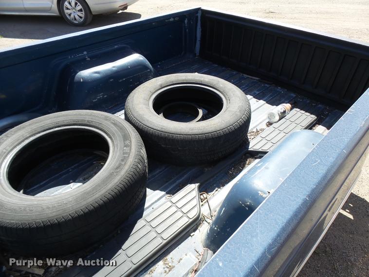 image for item L2739 1993 Chevrolet S10 Ext. Cab pickup truck