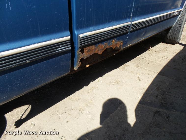 image for item L2739 1993 Chevrolet S10 Ext. Cab pickup truck