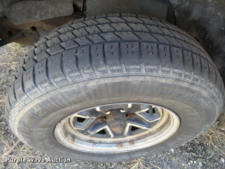 image for item L2739 1993 Chevrolet S10 Ext. Cab pickup truck